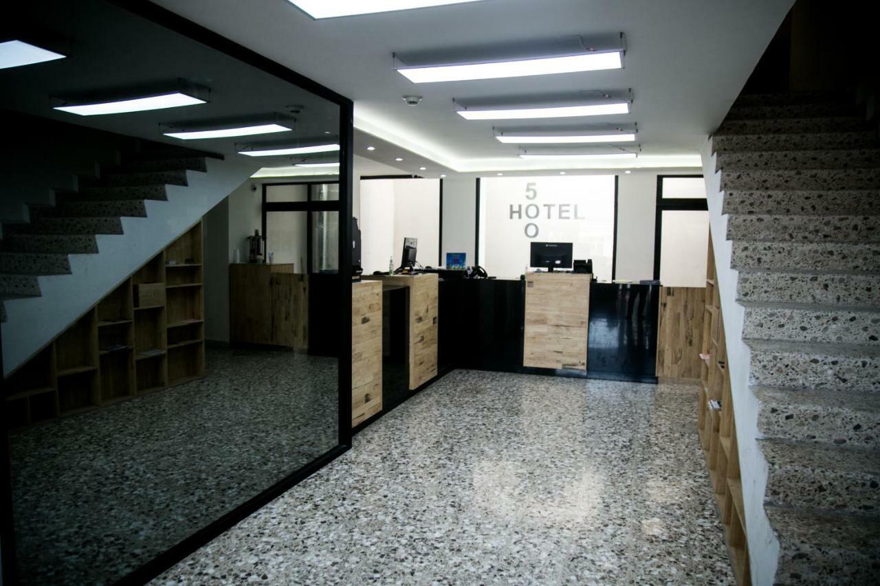 Booking 500 Monterrey Buitenkant foto