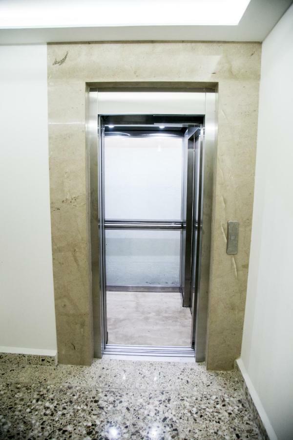 Booking 500 Monterrey Buitenkant foto