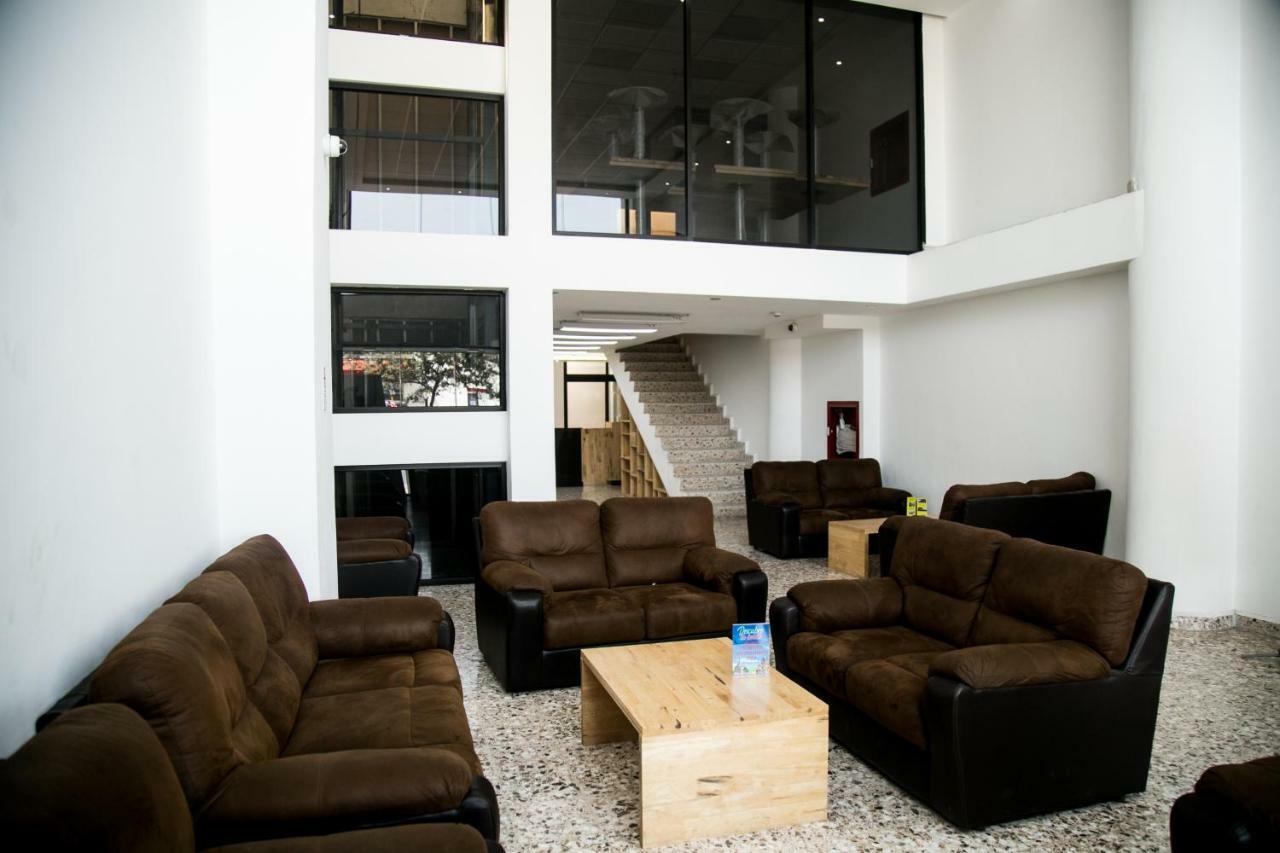 Booking 500 Monterrey Buitenkant foto