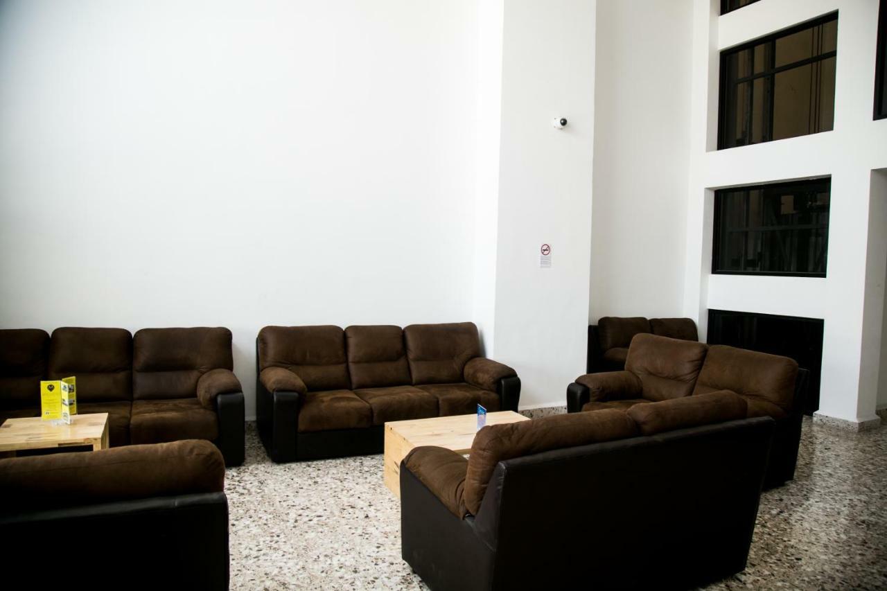 Booking 500 Monterrey Buitenkant foto