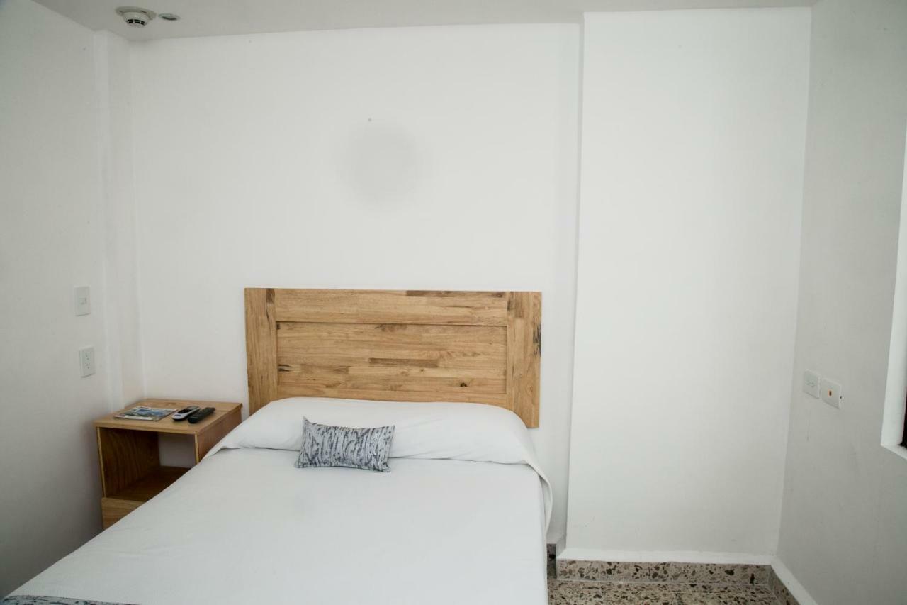 Booking 500 Monterrey Buitenkant foto