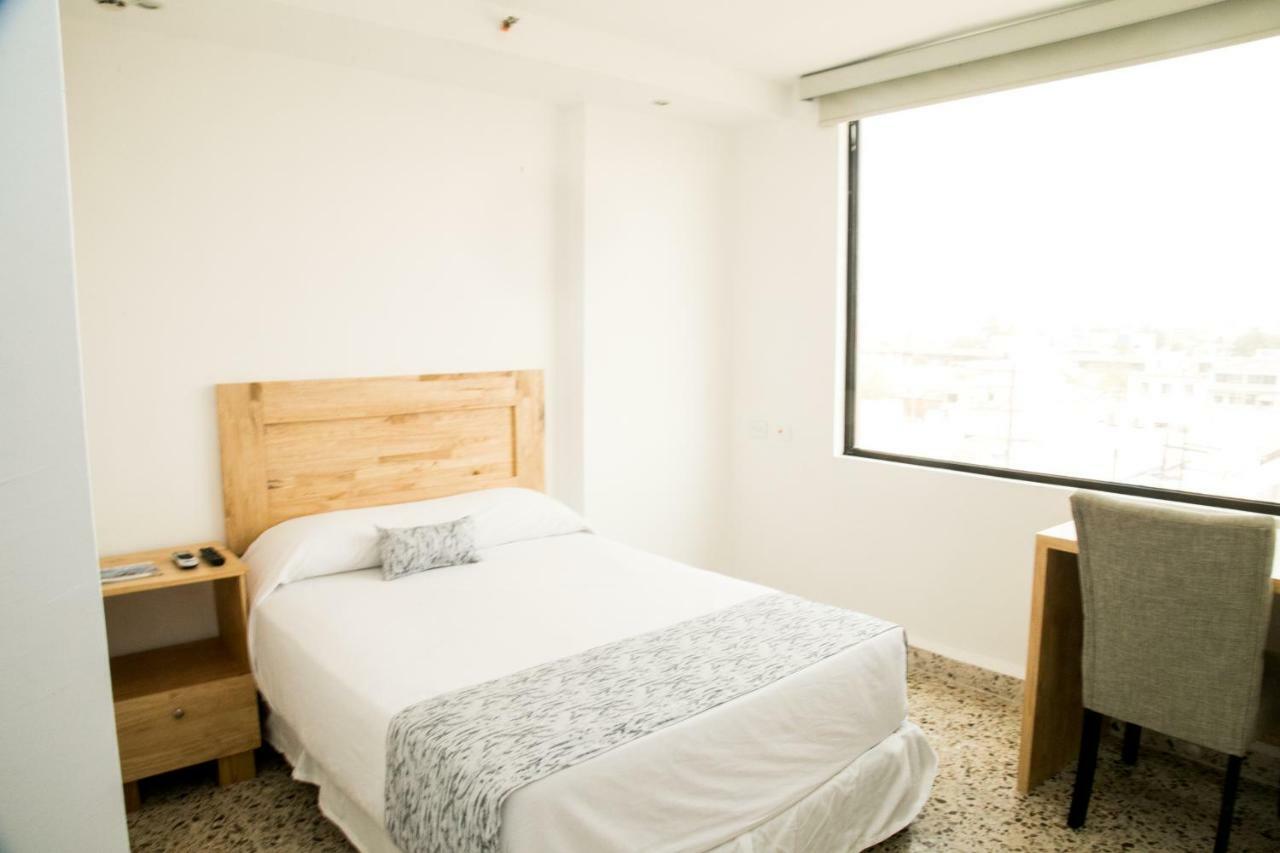 Booking 500 Monterrey Buitenkant foto