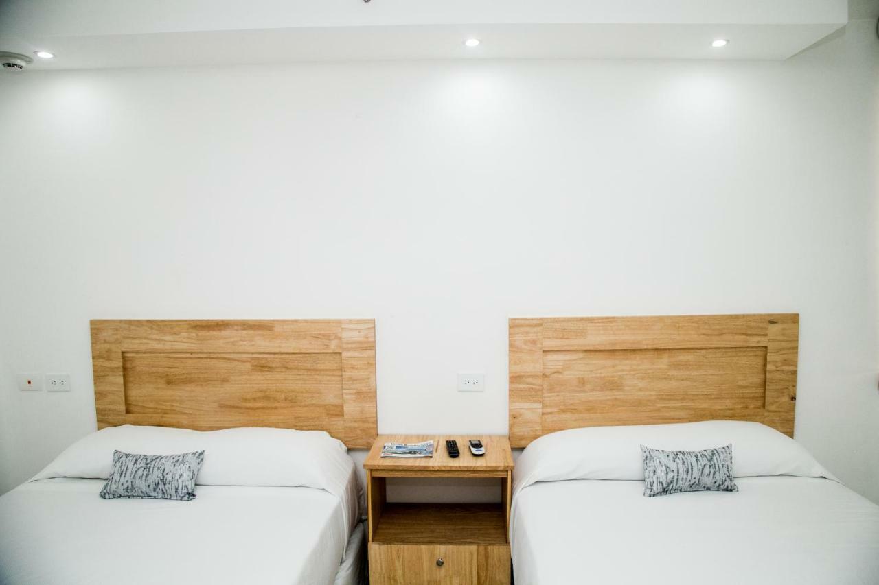 Booking 500 Monterrey Buitenkant foto