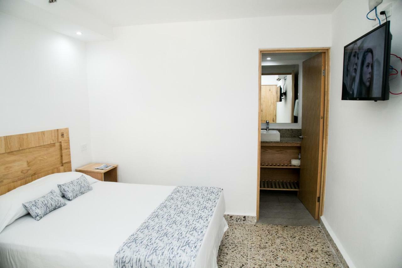 Booking 500 Monterrey Buitenkant foto