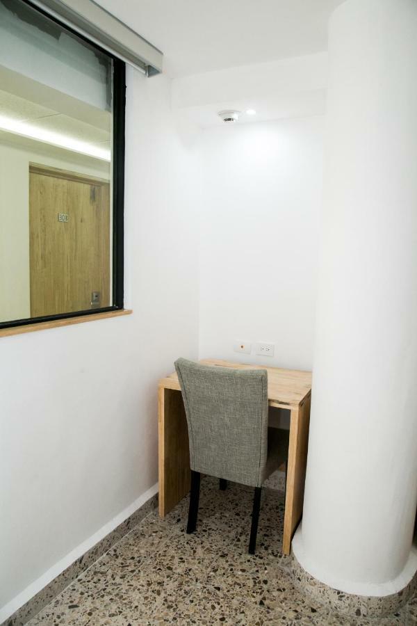 Booking 500 Monterrey Buitenkant foto