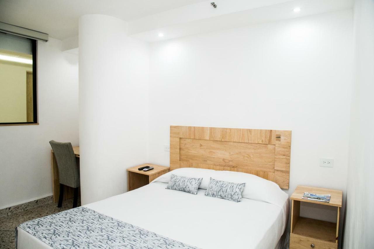 Booking 500 Monterrey Buitenkant foto
