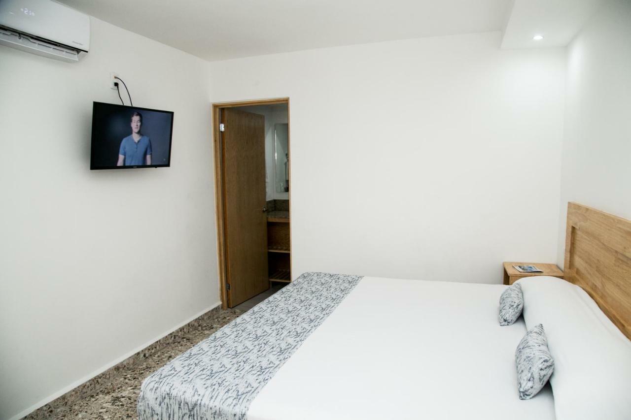 Booking 500 Monterrey Buitenkant foto