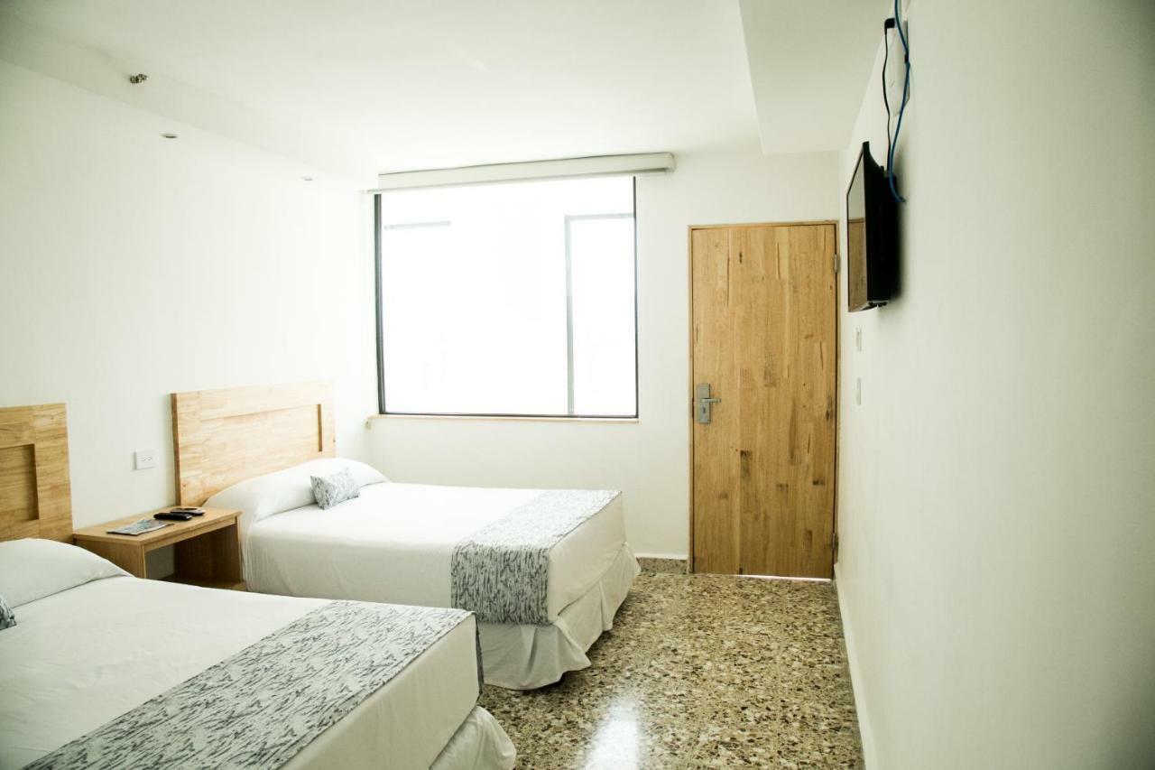 Booking 500 Monterrey Buitenkant foto