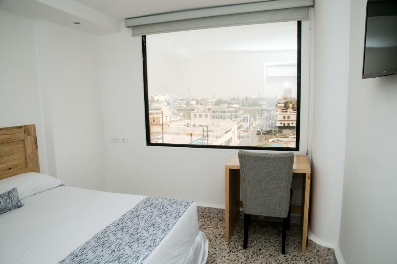 Booking 500 Monterrey Buitenkant foto