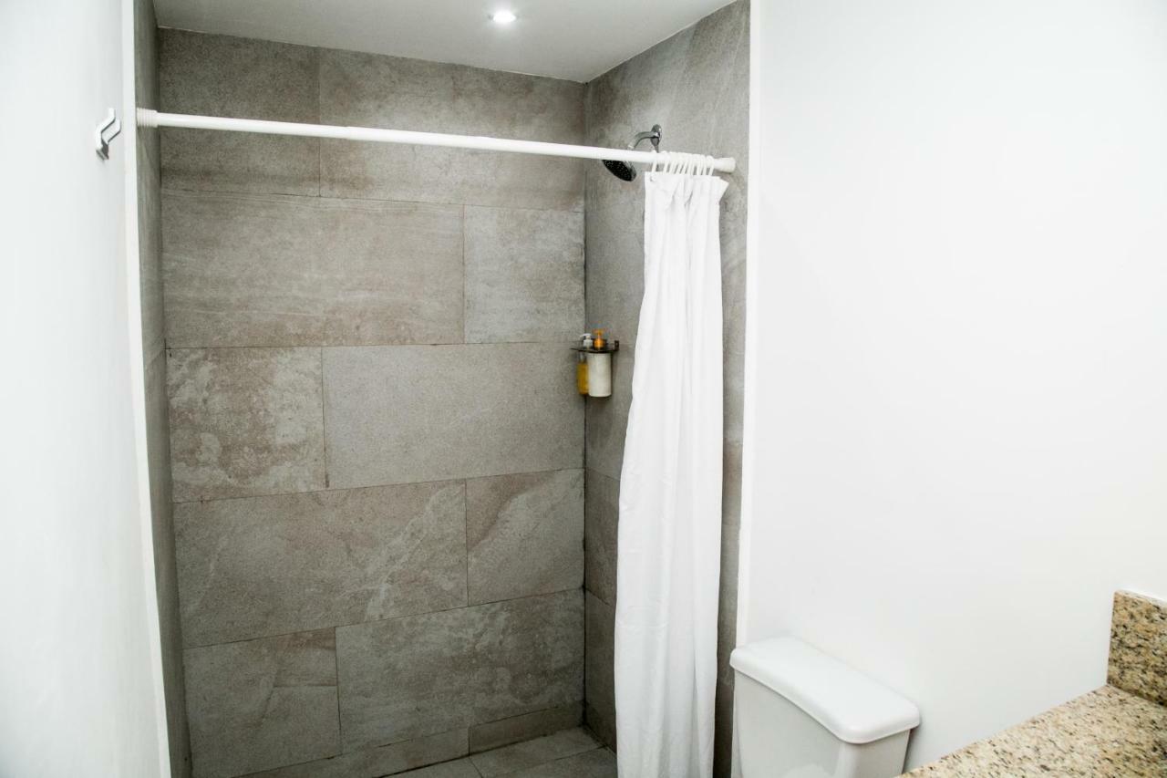 Booking 500 Monterrey Buitenkant foto