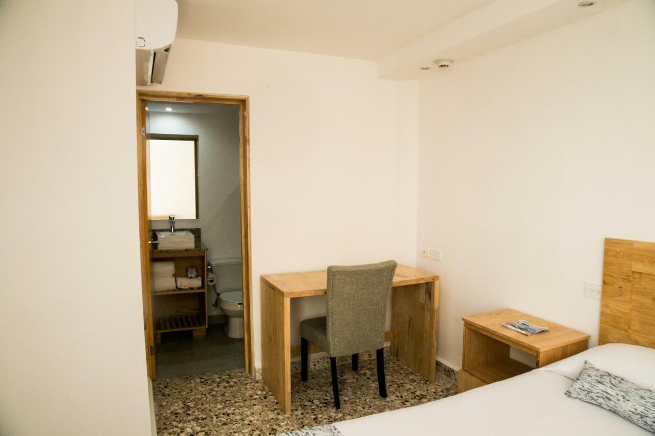 Booking 500 Monterrey Buitenkant foto