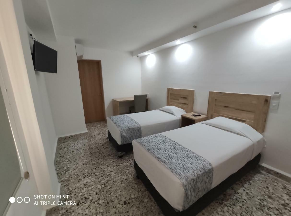 Booking 500 Monterrey Buitenkant foto